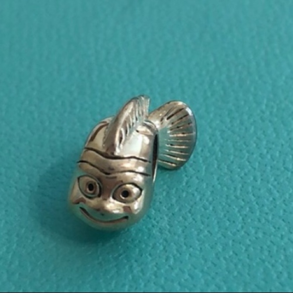 🐠Authentic Finding Nemo Chamilia Charm🐠